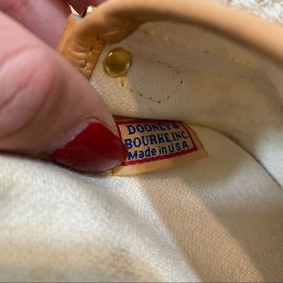 Vintage Logo Dooney And Bourke Wallet Wristlet in Fantastic Condition - Picture 5 of 14